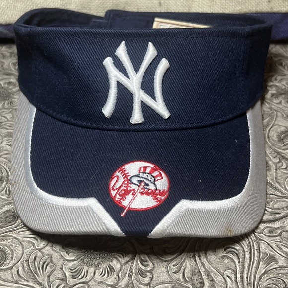 Vintage New York Yankees Golf Sun Visor‎ MLB Rare HTF Navy Raised Logo - Picture 1 of 7